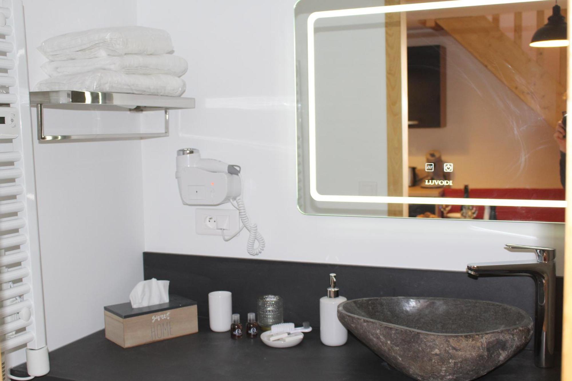 Gite Merlin Spa Privatif Et Sauna Trelevern Exterior photo